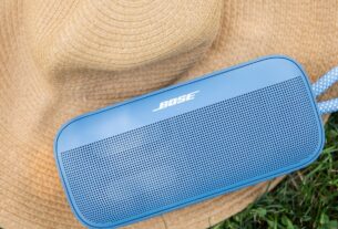 O Bose Soundlink Plus é um ótimo alto -falante para a praia neste verão