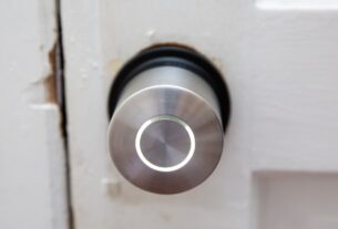 Revisão de bloqueio inteligente nuki: Este retrofit Smart Lock oferece ao seu antigo boboil alguns novos recursos importantes